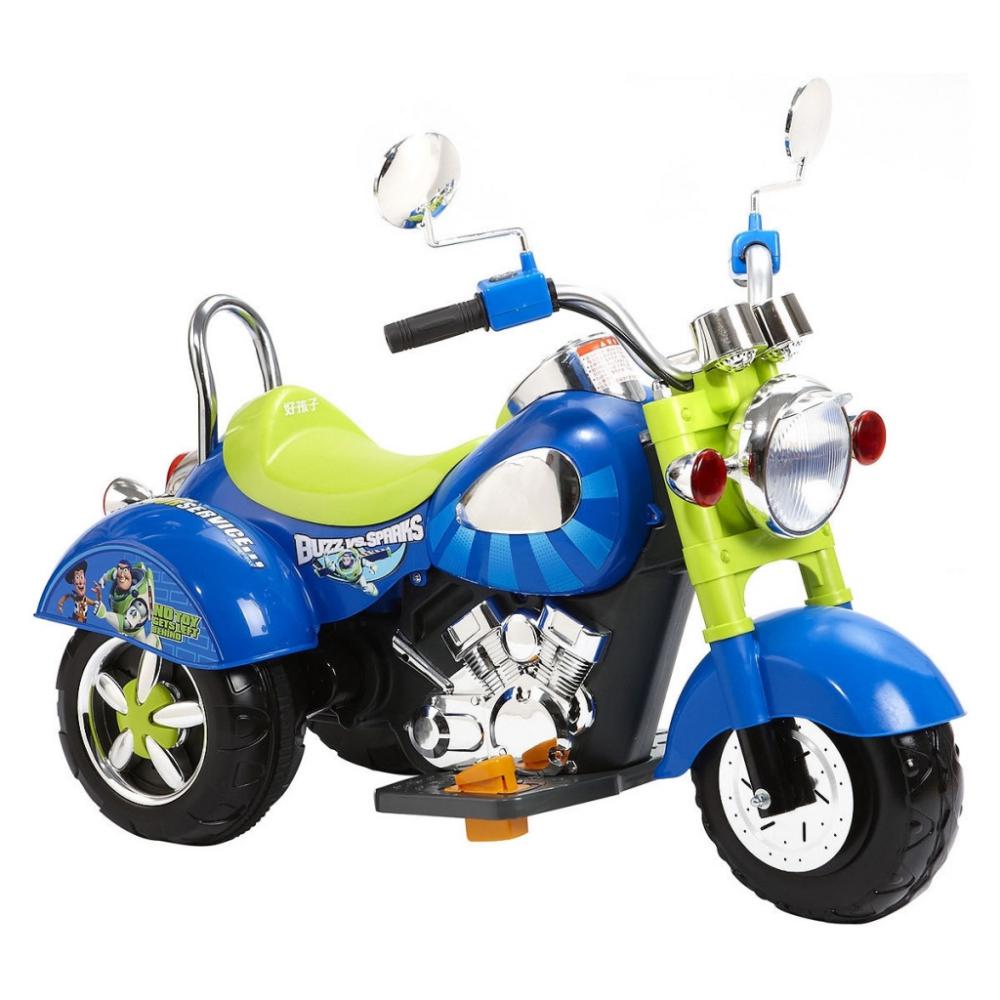 Dětské motocyklové trosky jezdí na kolech